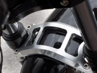 ATTACHE DE FOURCHE AVANT